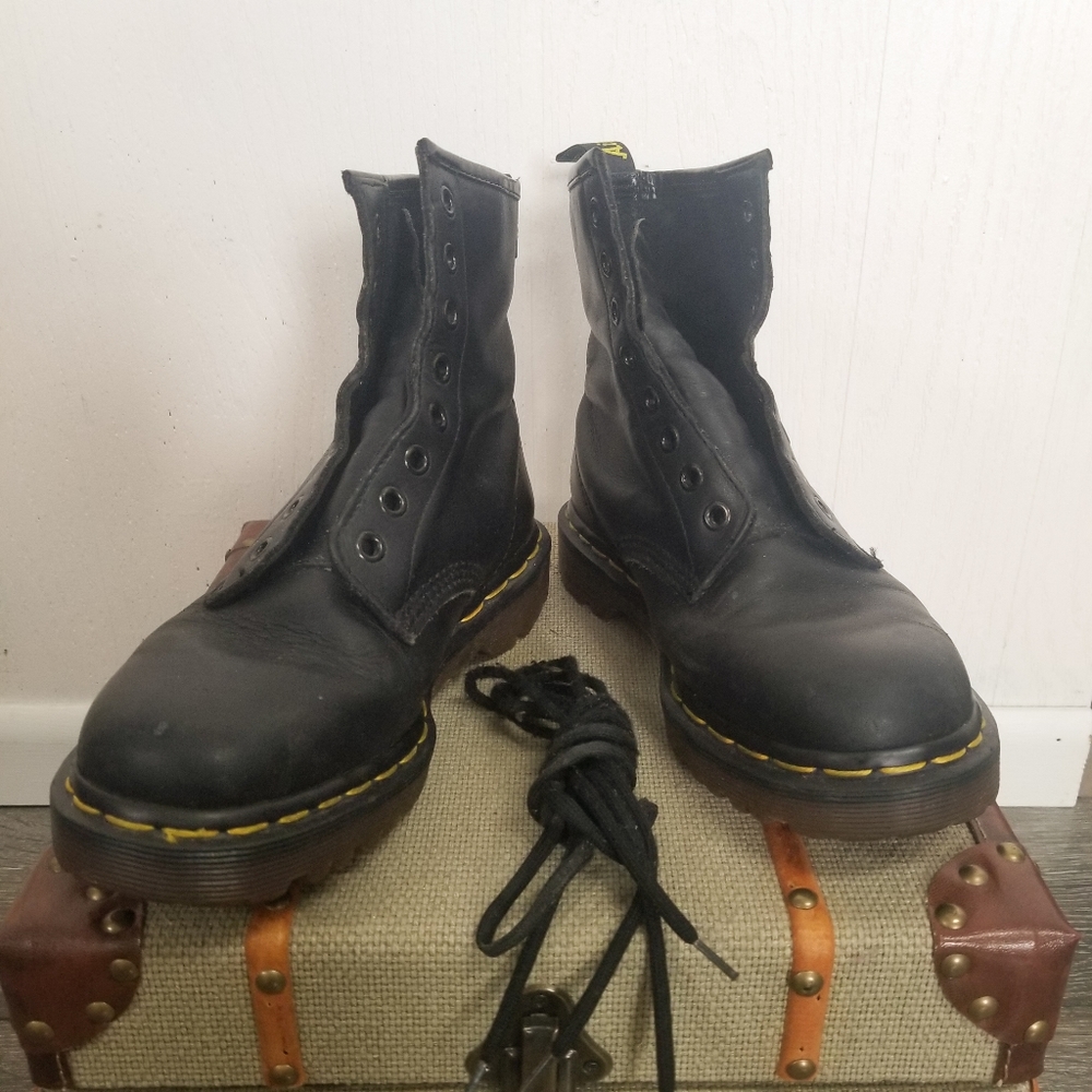 Dr. Marten's 1460 Original Black Boots